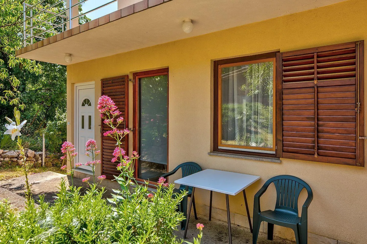 Reizendes Apartment Mit Meerblick, Privater Terrasse, Sonnenschutz, Waschmaschine Crikvenica
