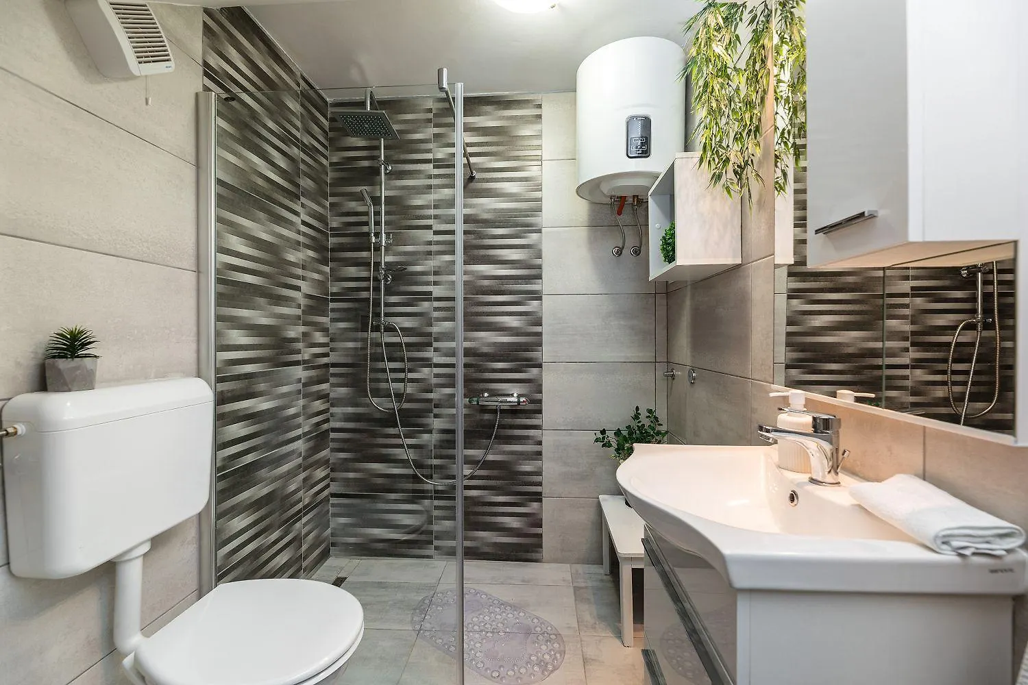 Reizendes Apartment Mit Meerblick, Privater Terrasse, Sonnenschutz, Waschmaschine Crikvenica Croatia